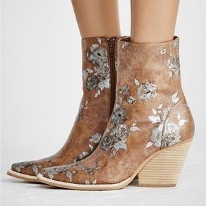 Jeffery Campbell Peyton boot in brown and silver